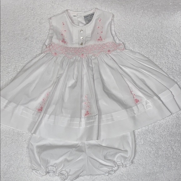 Friedknit creations White and Pink Embroidered smocked Baby Dress with Bloomer - Picture 1 of 9